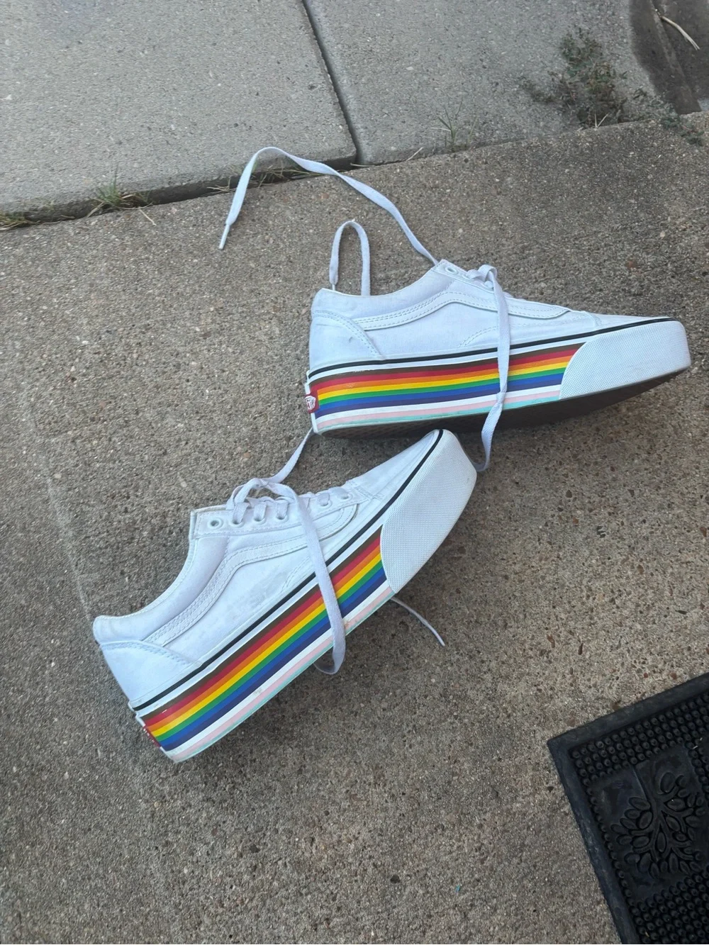 Vans White Low-Top Canvas Sneakers with Rainbow Stripe women’s size 10